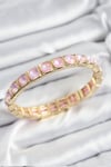 Pirinç Pembe Zirkon Taşlı Kare Model Gold Renk Lastikli Kadın Bileklik