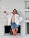 Yumuşak Dokunuşlu Oversize Premium Kürk Peluş Mont Önü ÇıtÇıt Kapamalı Beyaz