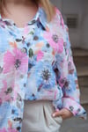 Pembe Çiçekli Oversize Keten Gömlek