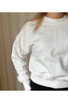 Taş Işlemeli Yanı Kesik Tasarım Beyaz Sweatshirt