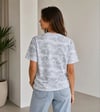 Kadın Batik Desenli Tişört Bisiklet Yaka Kısa Kol Regular Fit T-shirt - Gri
