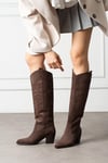 Extra Shoes İstanbul Kadın Kahverengi Süet Kov Boy / Cow Girl Nakışlı Detaylı Topuklu Bot Çizme