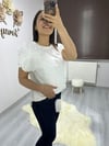 ekru çiçek aplikeli tshirt