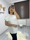 ekru çiçek aplikeli tshirt