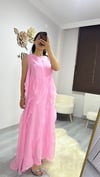 pembe önü volanlı kolsuz uzun elbise