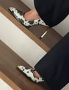 KARESSİ DALMAÇYA DESEN GOLD METAL UÇ STİLETTO SİYAH