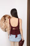 Bordo Arkası Fiyonk Detaylı Kare Yaka Bluz
