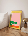 Crocodile Mood Modern Duvar Tablosu – Sarı Pembe Timsah Poster