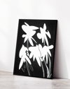 Echo Bloom Modern Duvar Tablosu – Siyah Beyaz Minimal Çiçek Poster