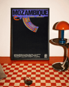 Mozambique Solidarity Modern Duvar Tablosu – Siyah Mor Retro Politik Poster