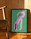Pink Loop Modern Duvar Tablosu – Yeşil Zeminli Sürreal Abstract Poster
