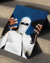 Urban Ghost Modern Duvar Tablosu – Beyaz Maskeli Street Poster