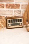 8 Bantlı Nostaljik Radyo - Bluetooth, USB, SD Kart Desteği ve Hoparlör Özellikli