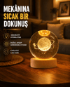 Kız Figürlü Sarı Cam Küre Işıklı Büyük Boy Ahşap Standlı Dekor