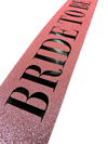 Pembe Üzeri Siyah Büyük Bride To Be Yazılı Simli Işıltılı Kuşak Kemer 10 Cm Genişlik Bx40