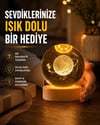 Ahşap Standlı Sarı Işıklı Dekoratif Küre Kız Figürü Tasarım