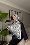 C Şeritli Desen Monogram İpek Vual Şal Su Yeşili