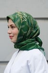 Yazı Desen Twill Eşarp-Yeşil