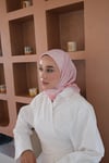 Yazı Desen Twill İthal Eşarp Pudra