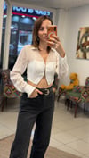 GÖMLEK - ŞENİZ BUTİK EKRU TÜL DETAYLI BEYAZ CROP GÖMLEK