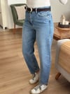 Açık Mavi Kemerli Mom Pantolon