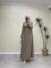 3131 - Yakası Broşlu Tencel Elbise - Vizon