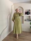 Mariam Broş Detaylı Elbise 