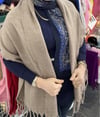 PUFFY YUMUŞAK PÜSKÜLLÜ OMUZ ŞALI