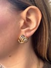 14K Gold Renk Çelik Çok Halkalı Modern Küpe – Şık & Zamansız Tasarım (20 mm)