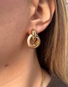 14K Gold Renk Çelik Çok Halkalı Modern Küpe – Şık & Zamansız Tasarım (25 mm)