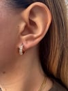 14K Gold Tone Kararmaz Çelik Taşlı Halka Küpe – Parlak Zirkon Taşlı