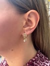 14K Gold Tone Yıldız Figürlü Taşlı Sallantılı Çelik Küpe | Zarif Kadın Model