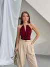 BORDO AKSESUAR DETAYLI DEGAJE YAKA BODYSUIT