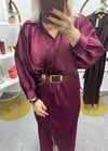 BORDO KEMERLİ PREMIUM SERİ MİDİ SATEN ELBİSE