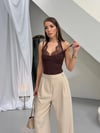 KAHVERENGİ DANTEL DETAYLI BODYSUIT