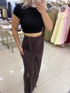 KAHVERENGİ YIRTMAÇLI MODAL ETEK