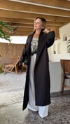 KOYU KAHVE PREMIUM SERİ POLİVİSKON UZUN TRENÇ