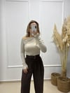 KREM OMUZ DETAYLI CANDY KUMAŞ BLUZ