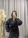 PREMIUM SERİ KOYU KAHVE STANDART BEDEN KISA KEMERLİ TRENÇ