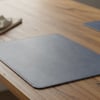 Premium Çift Yüz Kenar Dikişli Deri Amerikan Servis – Mavi 33×44 cm Dikdörtgen
