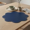 Premium Çift Yüz Kenar Dikişli Deri Amerikan Servis – Lacivert Renk 33×33 cm 