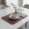 Premium Çift Yüz Kenar Dikişli Deri Amerikan Servis – Bordo Renk 33×44 cm Dikdörtgen