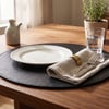 Premium Çift Yüz Kenar Dikişli Deri Amerikan Servis – Siyah-Kahverengi Çift Renk 33×33 cm 