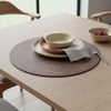 Premium Çift Yüz Kenar Dikişli Deri Amerikan Servis – Siyah-Vizon Çift Renk 33×33 cm 