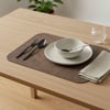 Premium Çift Yüz Kenar Dikişli Deri Amerikan Servis – Siyah-Vizon Çift Renk 33×44 cm Dikdörtgen