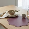 Premium Çift Yüz Kenar Dikişli Deri Amerikan Servis – Bordo Renk 33×33 cm 
