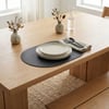 Premium Çift Yüz Kenar Dikişli Deri Amerikan Servis – Siyah-Vizon Çift Renk 33×44 cm Tam Oval