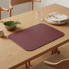 Premium Çift Yüz Kenar Dikişli Deri Amerikan Servis – Bordo Renk 33×44 cm Dikdörtgen