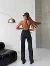 Asimetrik Kemer Detaylı Yüksek Bel Bol Paça Siyah Denim Pantolon