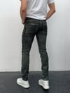 Erkek Siyah Slim Fit Yıpratılmış ve Boya Detaylı Denim Pantolon – Sokak Stili, Rahat Kesim